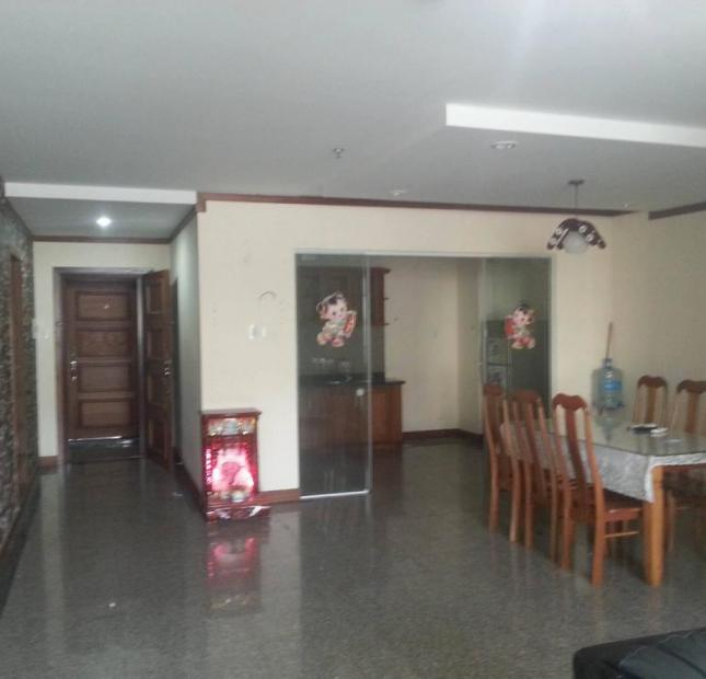 Cho thuê căn hộ Giai Việt, Quận 8, diện tích: 75 m2, 2 PN, 2 WC