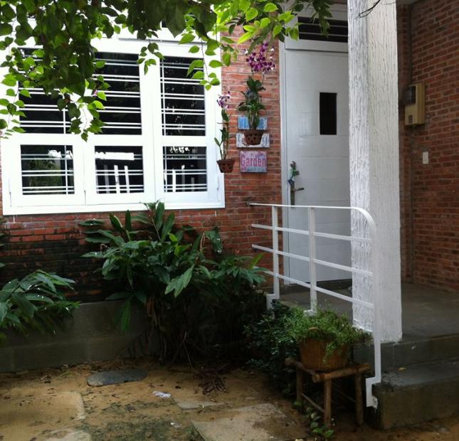 Cho thuê nhà 2 tầng có sân vườn đường Lê Tấn Toán, gần biển Phạm Văn Đồng