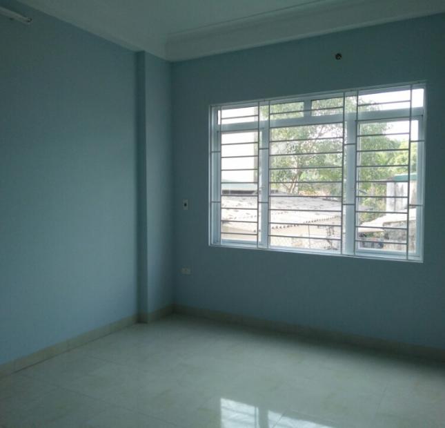 Bán nhà 1,7 tỷ, 35m2, cuối phố Bà Triệu, Hà Trì, hỗ trợ ngân hàng, về ở ngay. LH 0911152123