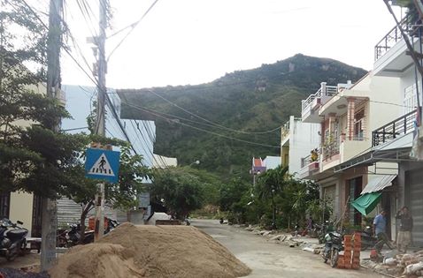 Bán nhà đẹp mới xây mặt tiền đường Bùi Huy Bích, thành phố Nha Trang