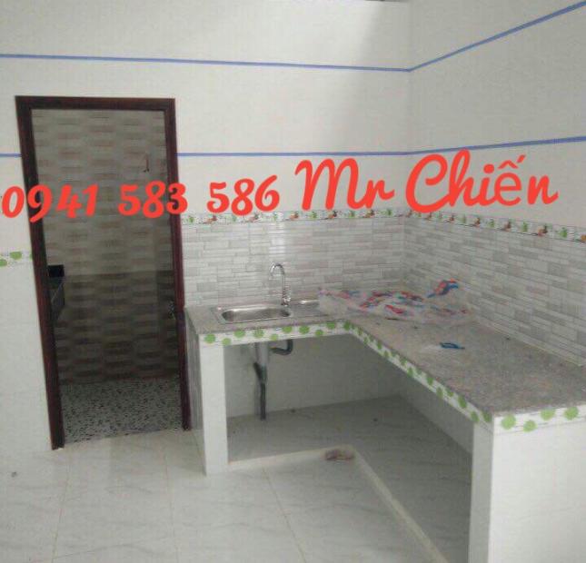 Gần đường Nguyễn Văn Linh, nhà mới 75m2, giá 770 triệu, LH 0941 583 586 Mr Chiến