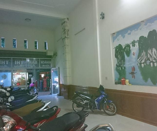 Bán khách sạn mini Dĩ An, ngay bệnh viện Hoàn Hảo, 1T 3L, 5x24m. LH 0938 91 48 78