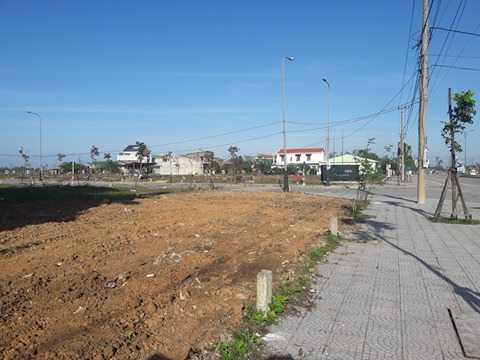Đất mặt tiền đường rộng 10,5m, gần trung tâm thành phố Huế