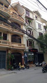 Cần bán nhà gấp phố Hoàng Quốc Việt, DT 67m2*4 tầng, MT 3.8m, giá bán 12.9 tỷ TL