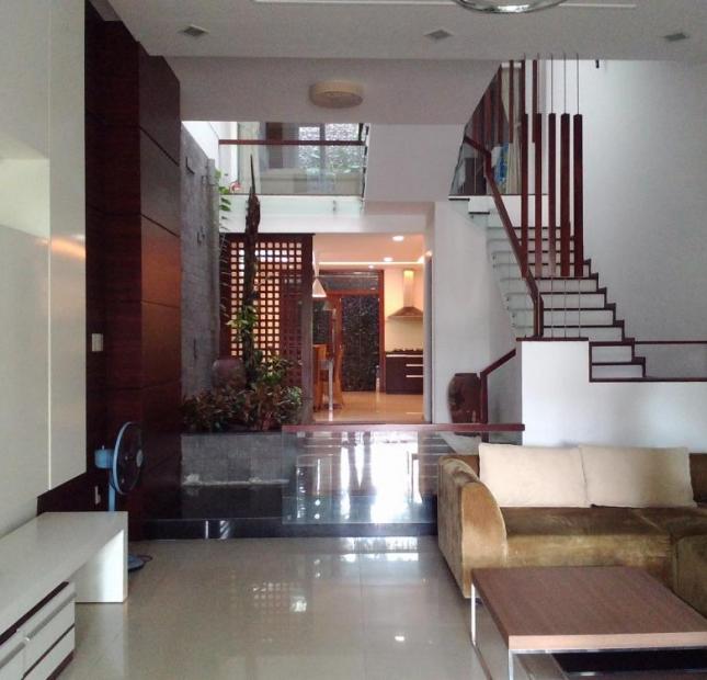 Bán nhà ngõ 54 Nguyễn Chí Thanh 30m2, 4 tầng, MT 4.2m, giá 4.25 tỷ kinh doanh