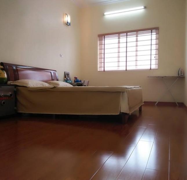 Bán căn hộ CT3 VIMECO Nguyễn Chánh: 139m2, 3pn, 2wc, tầng đẹp, sửa đẹp.