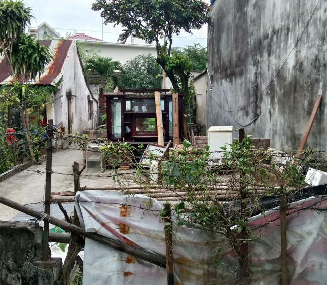 Bán nhà kiệt 250 đường Nguyễn Công Trứ, dt 300m2, gần biển, tiện ích đầy đủ, sổ đỏ chính chủ