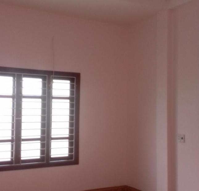 Bán nhà 1.1 tỷ, 3 tầng, DT 70m2 (Đông Nam) ngõ Giải Phóng