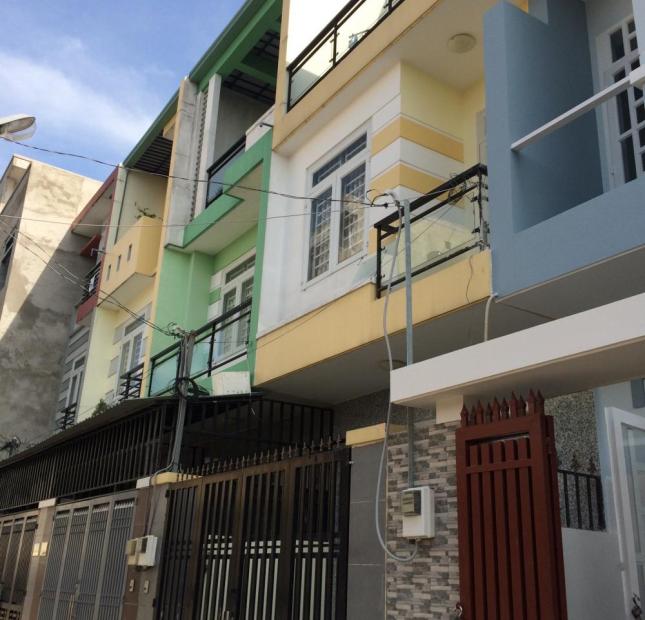 Nhà phố LK khu đường số 8, Hiệp Bình Phước, giá 2.1 tỷ/nhà đẹp mới 100%