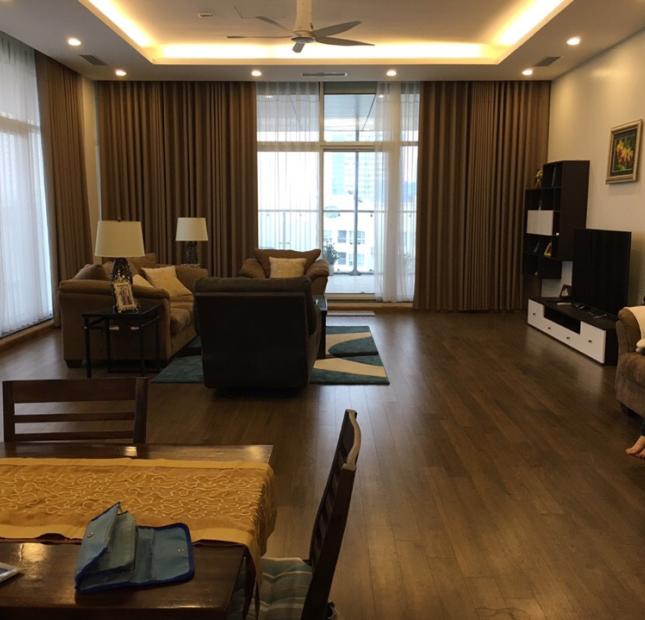Bán căn hộ penthouse full nội thất DT 300m2 nhà N04 Udic Complex Hoàng Đạo Thúy LH: 0932695825