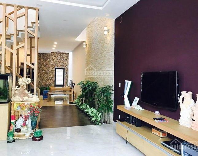 Cần bán gấp nhà tuyệt đẹp MT 3 tầng 3 mê lệch Ngô Thế Vinh, TP Đà Nẵng