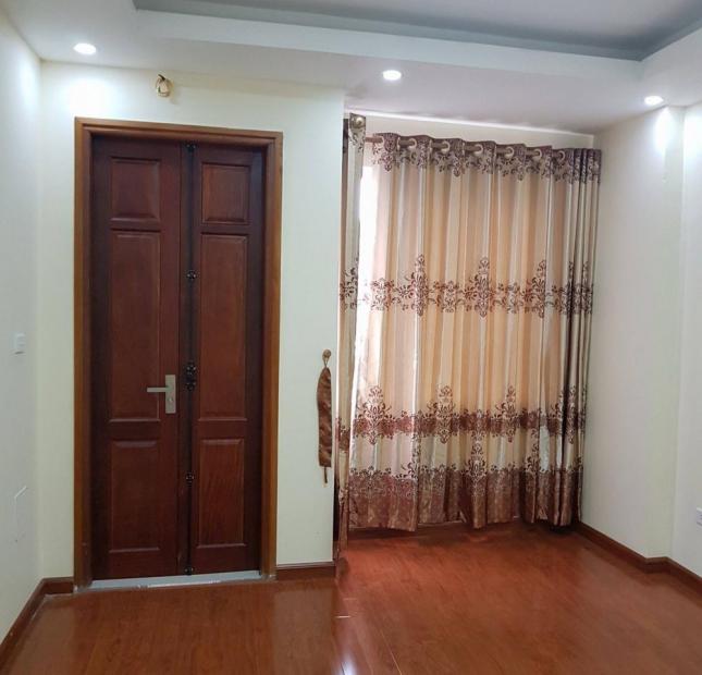 Bán nhà 2.35 tỷ DT: 35m2 x 5T xây mới tinh vuông vắn