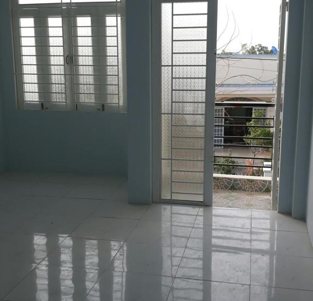 Bán nhà 1 lầu, 3PN, mới xây, sổ riêng, 150m2, giá rẻ 760tr, gần KCN Tân Kim