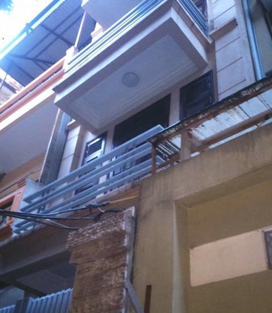 Nhà đẹp 60m2, 5 tầng ô tô đỗ cửa 6.4 tỷ phân lô ngõ 1194 Đường Láng