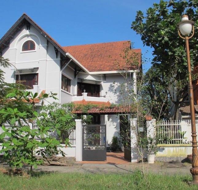 Cần cho thuê villa nGuyễn Văn Hưởng, Thảo Điền, Quận 2. DT: (500)m2, giá: 163.12 triệu/th