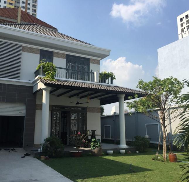 Cho thuê nhà Villa ở Thảo Điền với Sân vườn cực rộng, thoáng mát