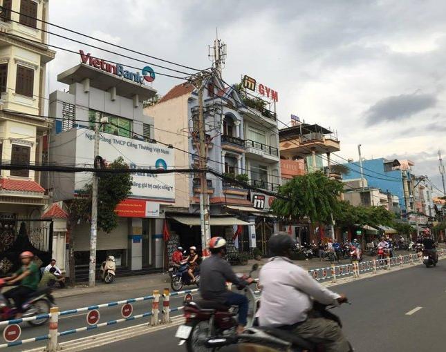 Bán nhà mặt tiền đường Nguyễn Văn Lượng, P17, Gò Vấp, diện tích: 11 x 30m. Giá bán: 18 tỷ TL