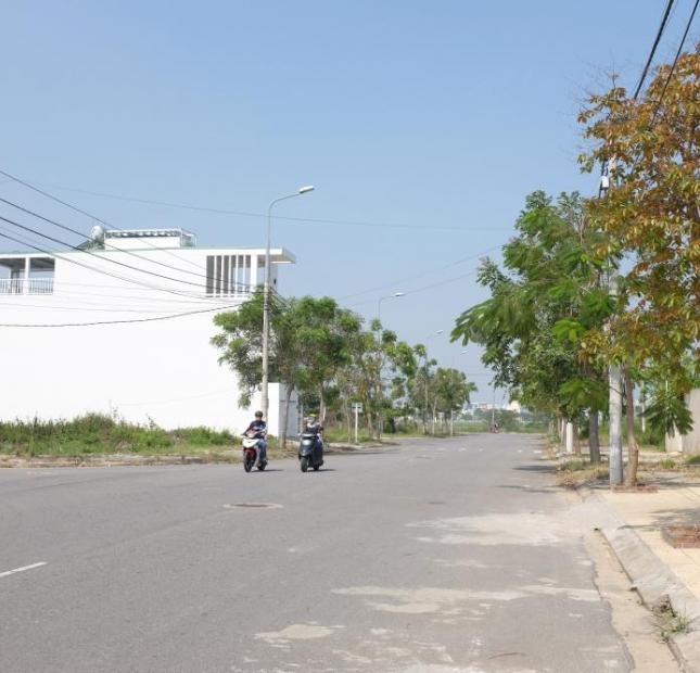 Bán đất 2 mặt tiền gần trường Kinh Tế Đà Nẵng