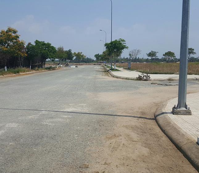 Đất mặt tiền đường Nguyễn Duy Trinh, Quận 2. 100m2, SHR, giá 780 triệu/nền