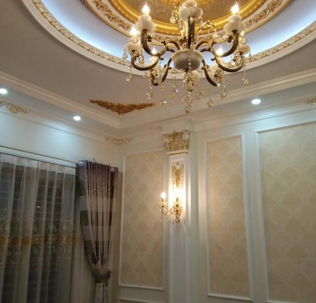 Nóng, nhà đẹp kinh doanh Trần Quốc Hoàn 45m2 x 6T, giá 9,8 tỷ