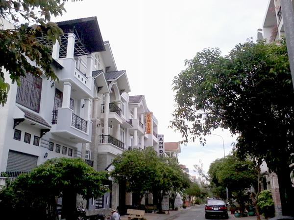 Bán nhà lầu 4 tầng mặt tiền Bến Phú Định, gần đại lộ Đông Tây, Metro Bình Phú, Chợ Lớn