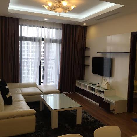 Cho thuê CHCC Golden Land, 96m2, 2 PN, 2wc, đồ cơ bản, giá 10tr/th. LH: 01635470906 