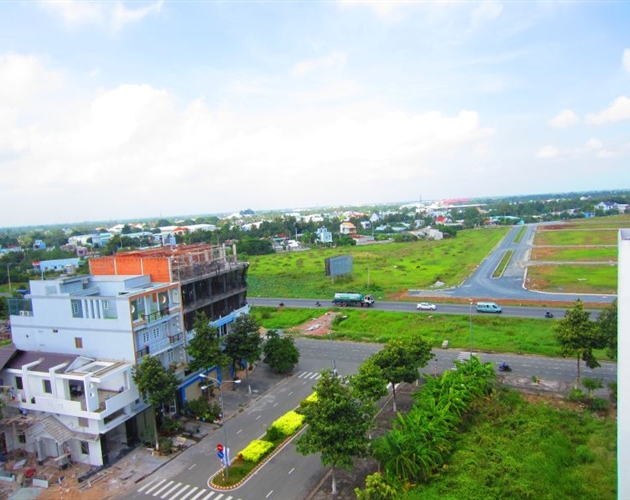 Bán đất mặt tiền Nguyễn Hữu Trí ngay Trung tâm Hành chính Tân Túc, TP. HCM, giá 4 triệu/m2