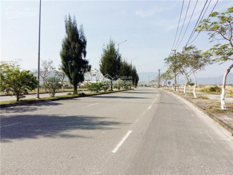 Bán đất nền tại quận Liên Chiểu, đối diện Hồ Bàu Tràm, xung quanh dân cư đông đúc, giá chỉ 4tr/m2