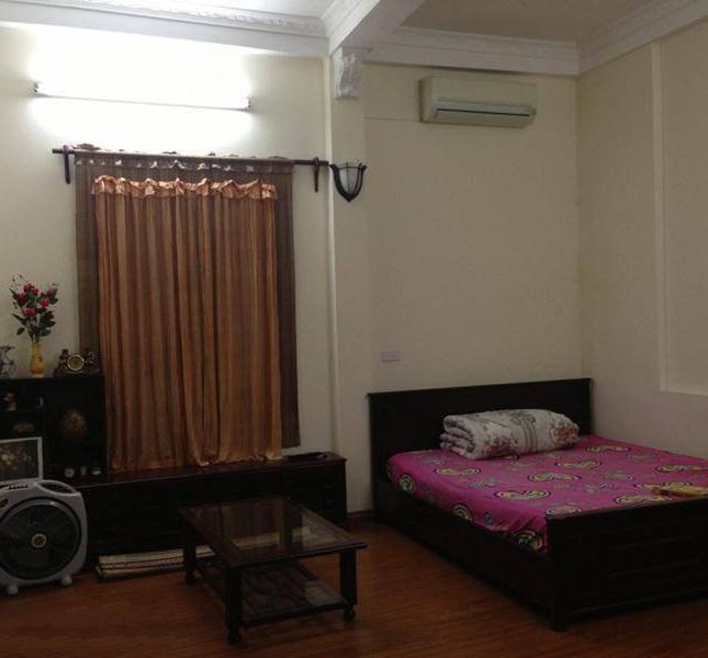 Tôi có cho thuê nhà riêng tại Bà Triệu, gần Vincom DT 40m2, 3 tầng
