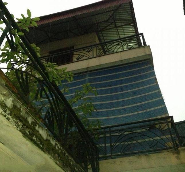 Tôi có cho thuê nhà riêng tại Bà Triệu, gần Vincom DT 40m2, 3 tầng