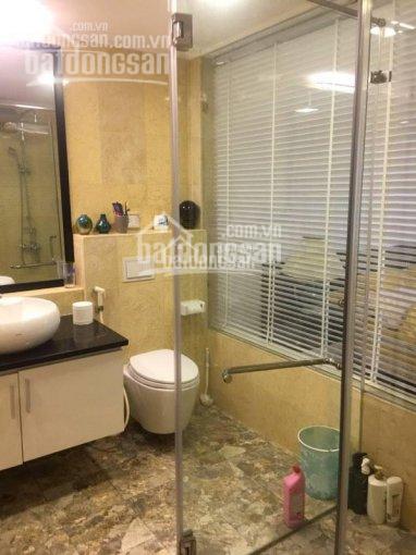 Cần bán nhanh căn Penthouse tòa A CC N04 Hoàng Đạo Thúy diện tích 300m2 giá 40tr/m2. LH: 0933177666