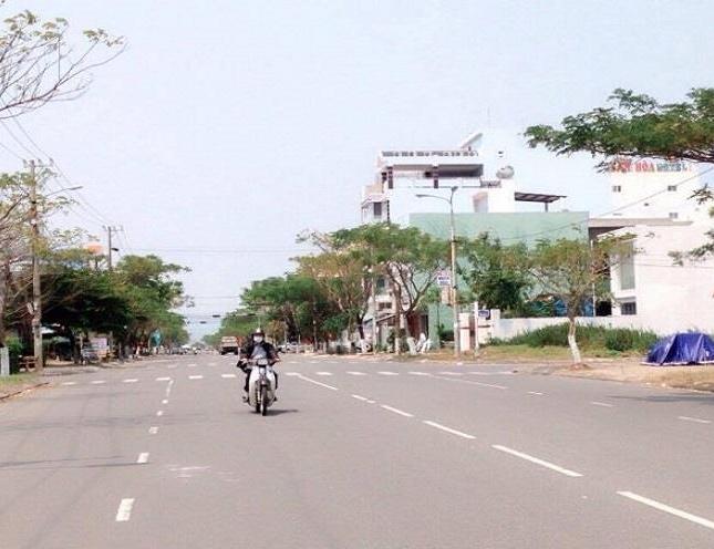 Chính chủ cần bán nhanh đất mặt tiền đường Nguyễn Huy Tưởng, vị trí đẹp, giá 10,3tr/m2