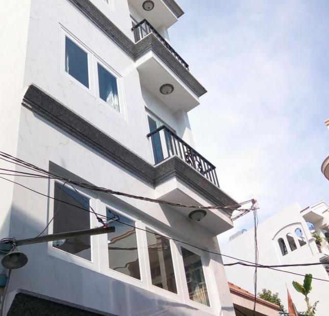 Cho thuê khách sạn 42 phòng đường Nguyễn Thái Bình giá 18 nghìn USD tháng