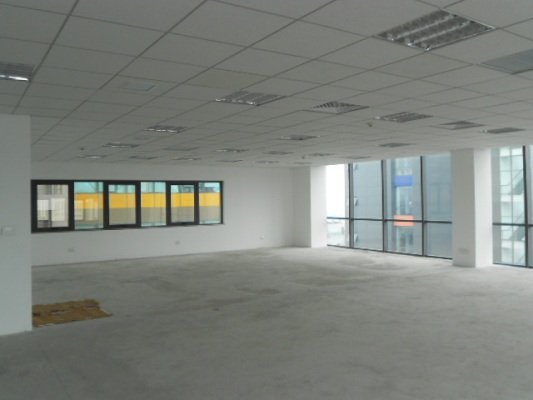 Cho thuê văn phòng tòa Báo Nông Thôn, DT 100m2,500m2 giá từ 250 nghìn/m2/th. LH: 0902.173.183
