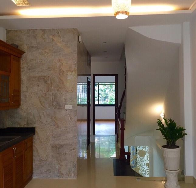 Cho thuê nhà riêng tại ngõ 151B Thái Hà, 50m2 x 6 tầng (có thang máy), giá: 33 tr/tháng