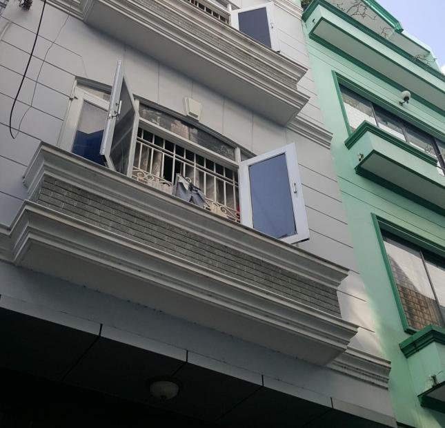 Bán nhà mặt tiền đường Nguyễn Văn Cừ, 3.5x17m, 3 tầng, ngay trung tâm 