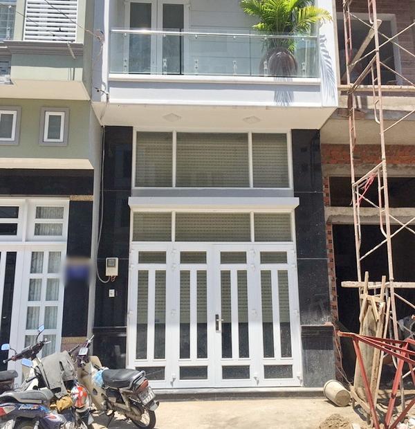 Cho thuê nhà phố 3.5 lầu đường 8m P. Phú Thuận Quận 7