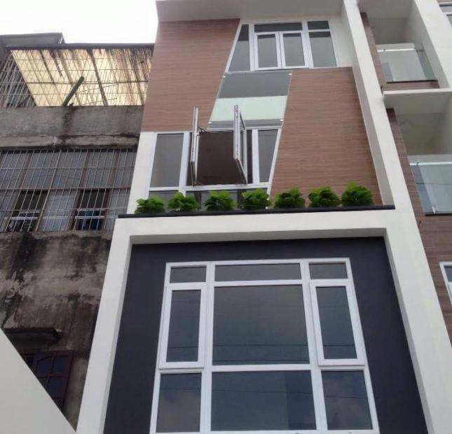 Bán gấp nhà Nguyễn Trãi, quận Thanh Xuân, 80m2, 5 tầng