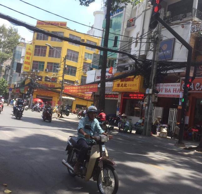 Cho thuê nhà kinh doanh mặt tiền vị trí cực hot đường Trần Quang Khải, Quận 1