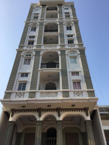 Bán nhà mặt tiền đường Phan Huy Thực, Quận 7. DT: 4x20m trệt lững 5 lầu có thang máy, sổ hồng
