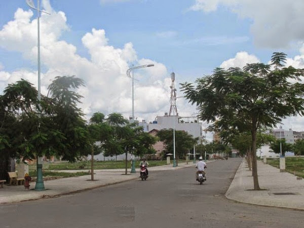 Bán đất mặt tiền đường Bùi Tấn Diện, view công viên, sát hồ sinh thái