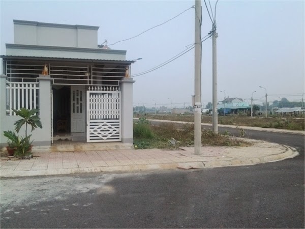 Cần bán lô đất nằm trên đường Phùng Hưng, gần trường sĩ quan Lục Quân 2