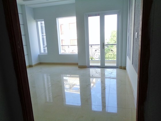 Bán nhà 42m2*5T, (4PN, 5WC), Bà Triệu, Nguyễn Trãi, HĐ, ngõ trước nhà 3.5m, 2.8 tỷ. 0984.203.690