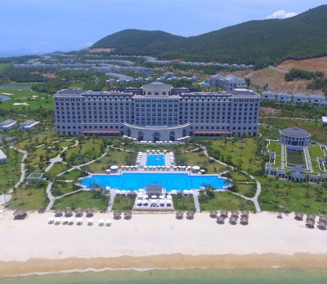 Bán lại BT 500 m2 Nha Trang view biển, sân golf, giá 18,7 tỷ, HD thuê 180 tr/th. LH 0945 273 533
