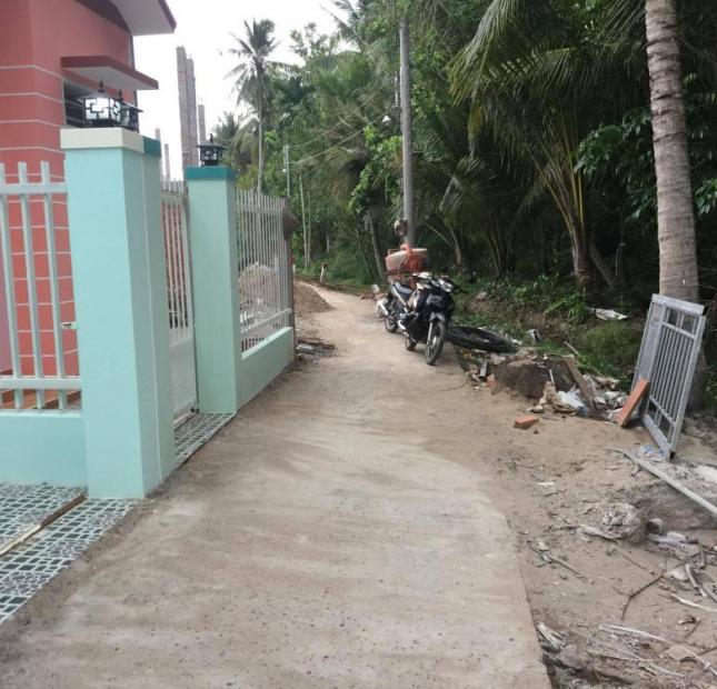 Cần bán nhà kiên cố mới xây Phú Hưng TP Bến Tre diện tích (4x16.2m) giá 298 triệu
