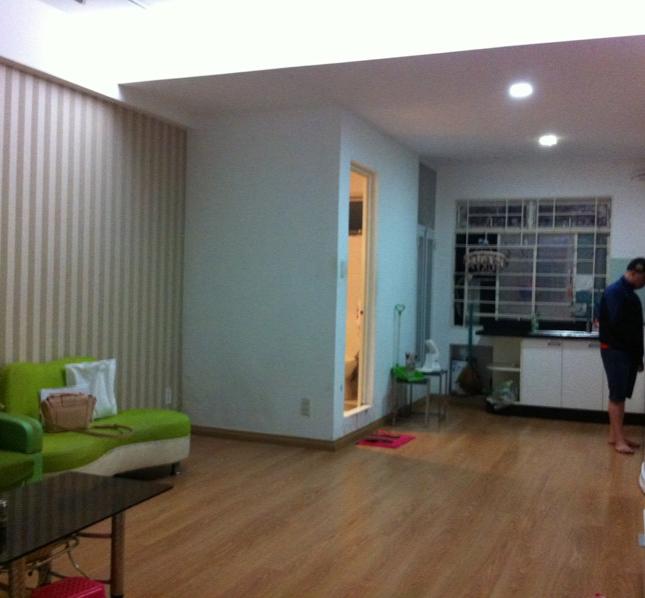 Cần bán căn hộ Phú Thạnh, Quận Tân Phú, DT: 45m2, 1PN, giá 930tr