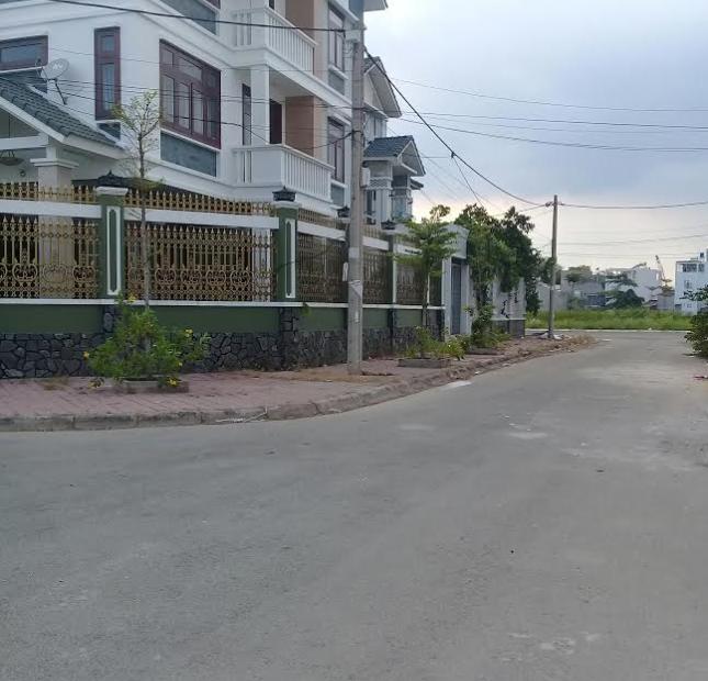 Cần bán đất nền biệt thự 240m2 view sông, mặt tiền đường 20m KDC Phú Lợi với giá 18tr/m2 P7, Q8