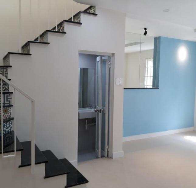 Bán nhà hẻm Hương Quê, QL50, cách BX Quận 8 350m
