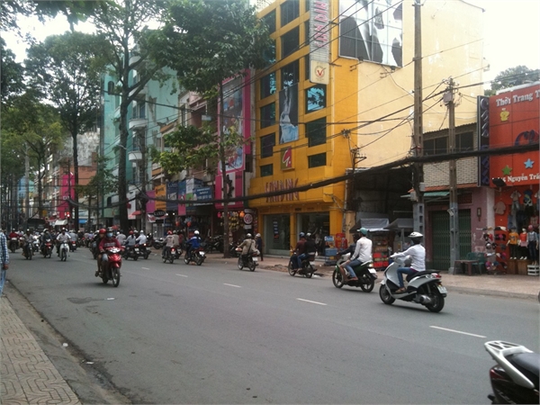 Bán gấp nhà mặt tiền Trịnh Văn Cấn, Quận 1, DT 4x18 m, 3 lầu, TN 55 triệu/th, giá 25 tỷ