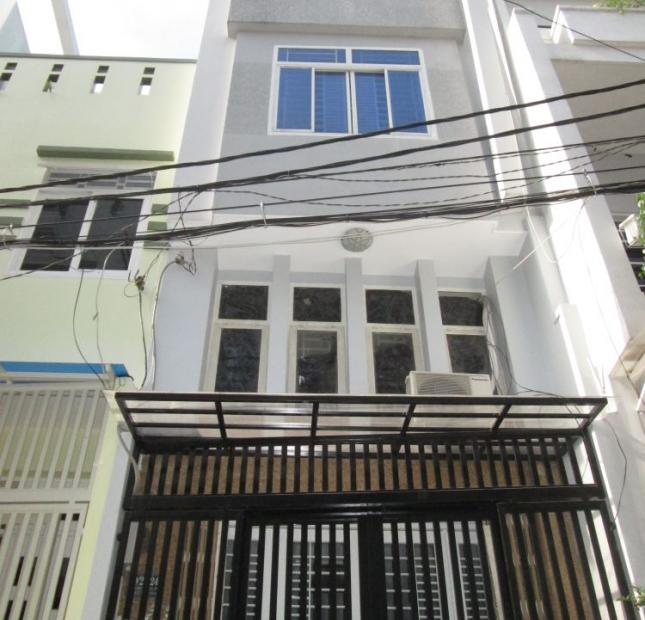 Bán gấp 3 căn nhà liền kề đg: Nguyễn Văn Thủ, Phường Đa Kao, Quận 1.